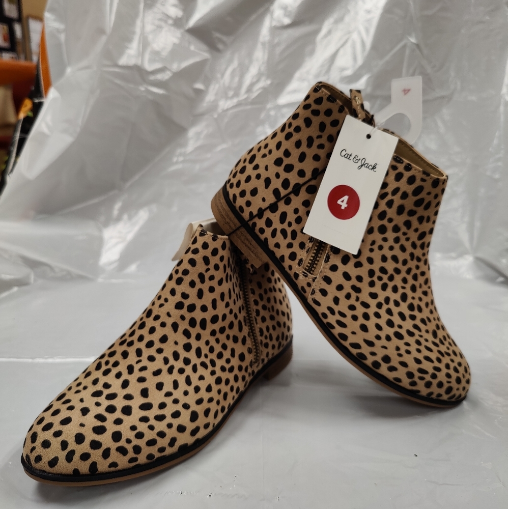 Childrens boots